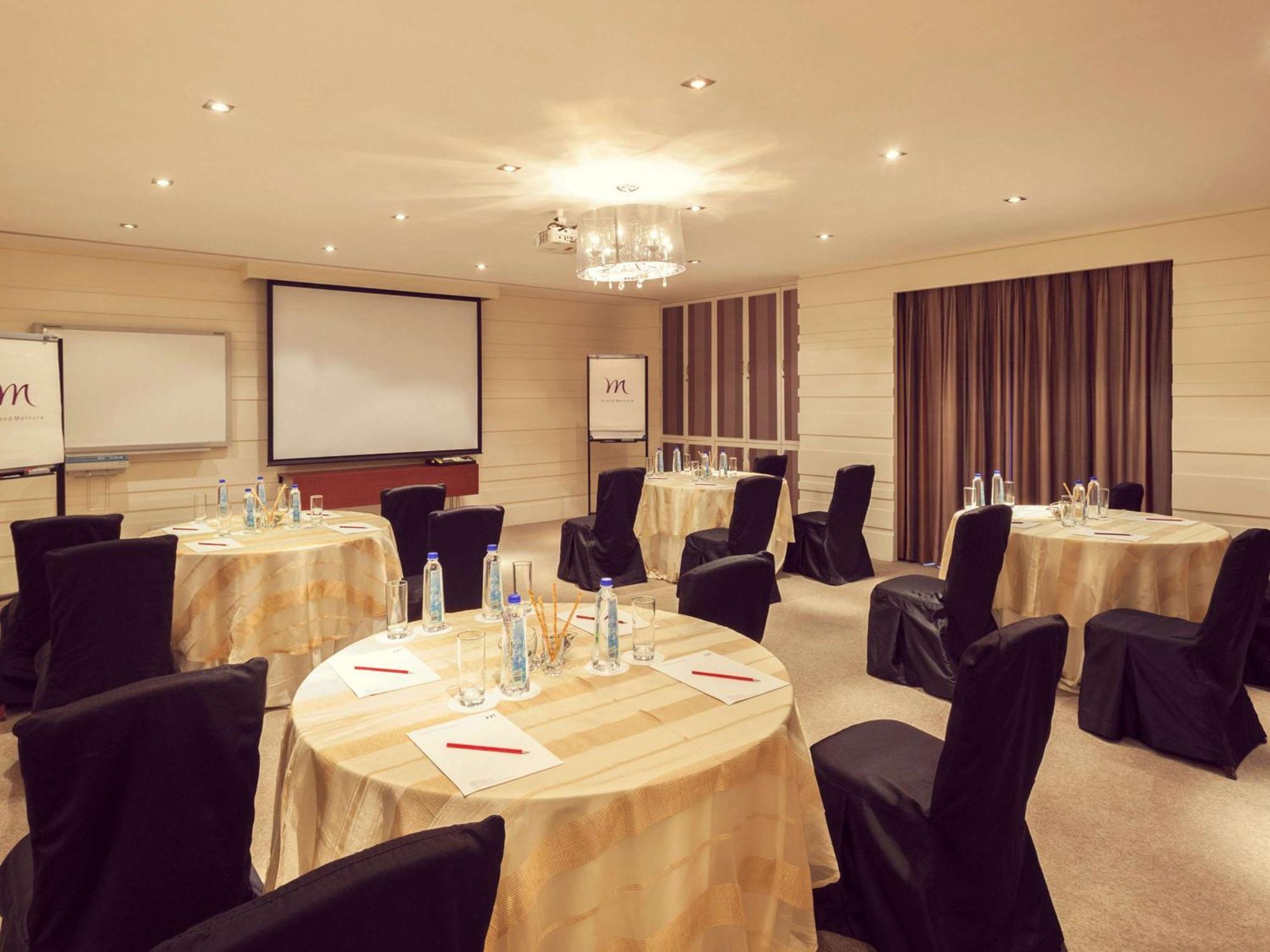 Grand Mercure Bangalore - An Accor Brand Ngoại thất bức ảnh
