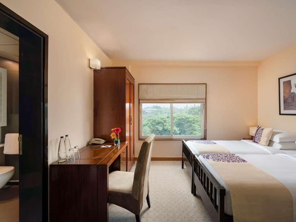 Grand Mercure Bangalore - An Accor Brand Phòng bức ảnh