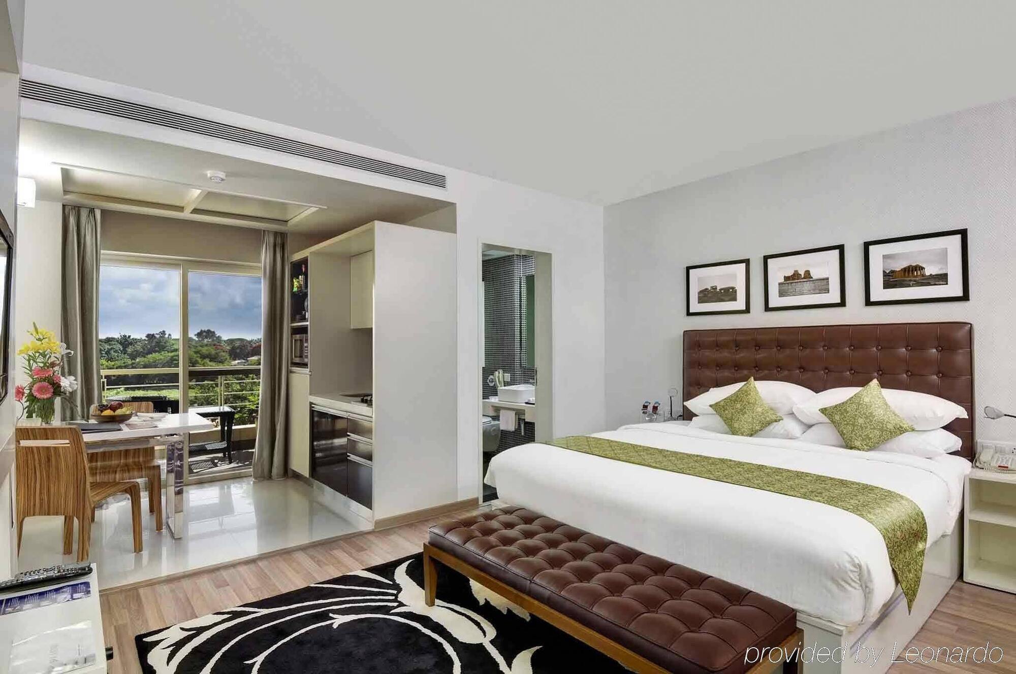 Grand Mercure Bangalore - An Accor Brand Ngoại thất bức ảnh
